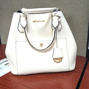 Michael Kors Greenwich Tote